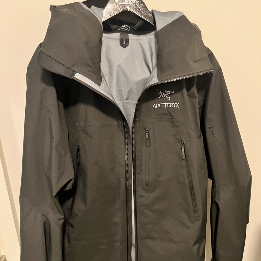 Arc’teryx Beta SV men’s jacket black [size small]